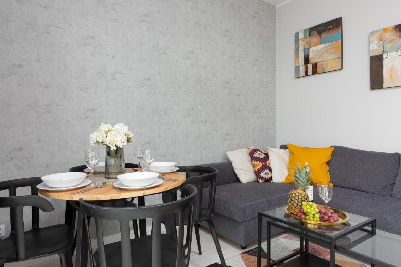 Business Center Apartments Warsaw Wola By Noclegi Renters Exterior photo